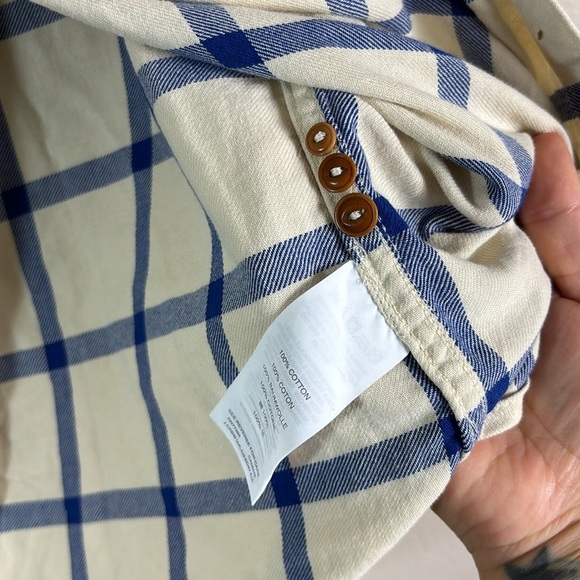 J. Crew Flannel Button Down Shirt Off White Blue size 0 P - Picture 7 of 10